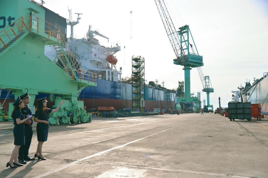 Tổng cục Hải quan yêu cầu các đơn vị hải quan kiểm tra thực tế hàng hóa đối với các container, phương tiện vận chuyển hàng quá cảnh đảm bảo theo đúng quy định.