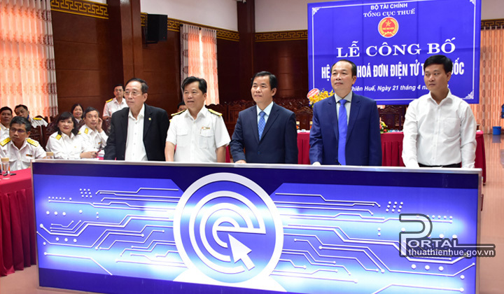 Lễ công bố hệ thống hóa đơn điện tử tại điểm cầu Thừa Thiên - Huế