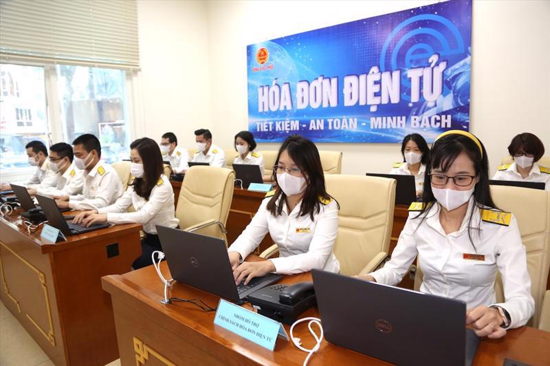 Bộ Tài chính xác định đẩy mạnh cung cấp dịch vụ công trực tuyến là ưu tiên hàng đầu trong quá trình xây dựng Chính phủ điện tử.
