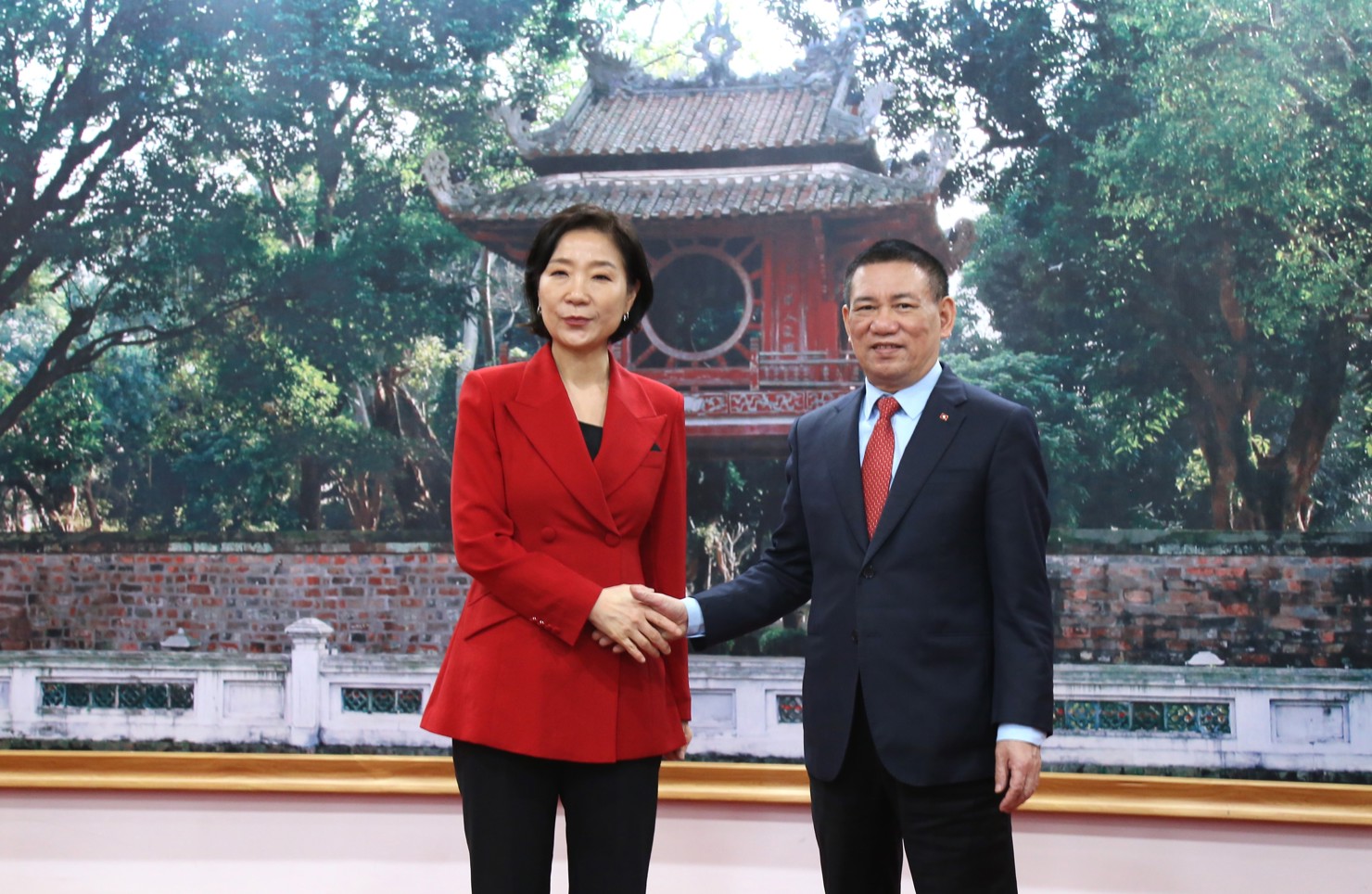 Bộ trưởng Hồ Đức Phớc và Đại sứ Oh Youngju.