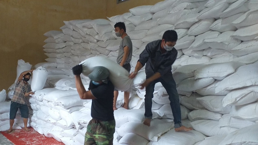 Bộ Tài chính xuất cấp không thu tiền 256,725 tấn gạo từ nguồn dự trữ quốc gia cho tỉnh Lạng Sơn hỗ trợ Nhân dân trong thời gian giáp hạt năm 2023.