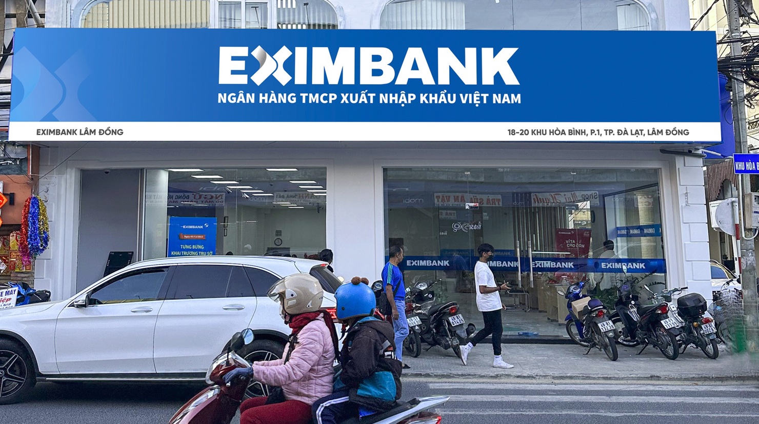  Tại Ngân hàng Eximbank, lãi suất 12 tháng hiện nay ở mức là 7,2%/năm. 
