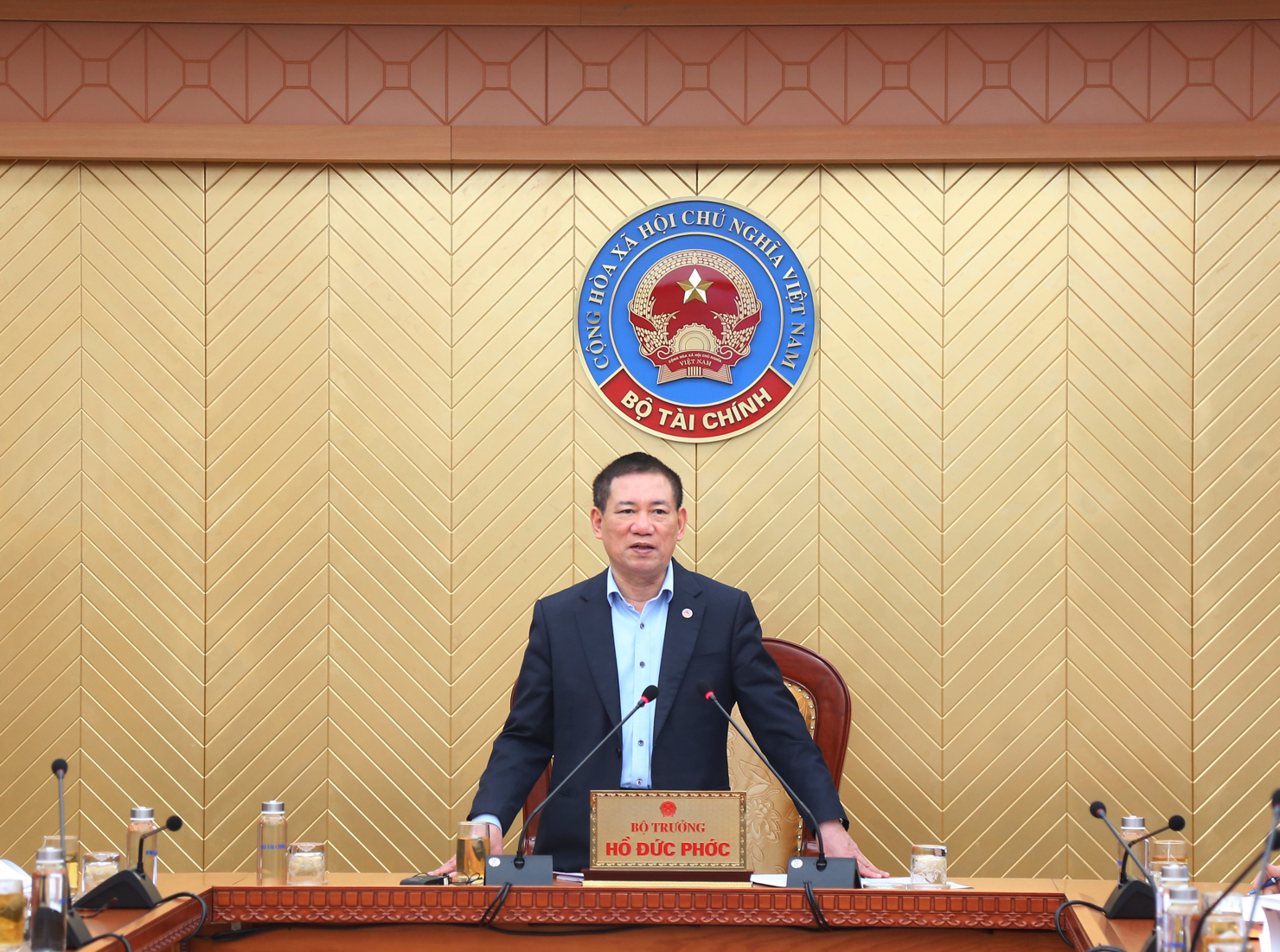 Bộ trưởng Bộ Tài chính Hồ Đức Phớc chủ trì Hội nghị. Ảnh: Gia Hân