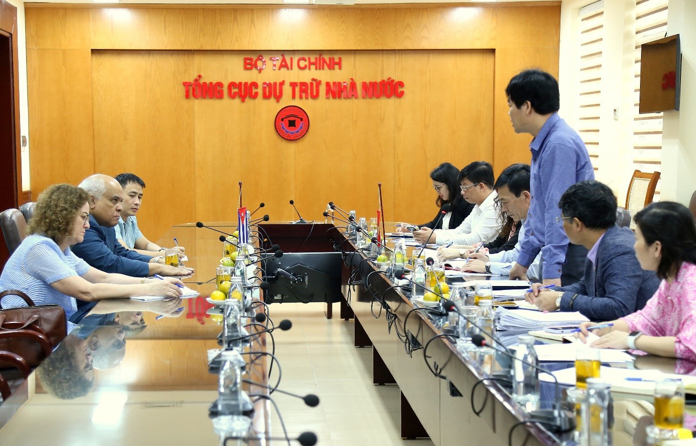 Quang cảnh buổi làm việc giữa Tổng cục DTNN và Đại sứ quán Cuba tại Việt Nam (ngày 14/4/2023). 