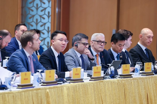 Đại diện các nhà đầu tư nước ngoài tại Hội nghị gặp mặt các nhà đầu tư nước ngoài nhằm lắng nghe ý kiến, tháo gỡ khó khăn, vướng mắc, thúc đẩy phát triển doanh nghiệp - Ảnh: VGP/Nhật Bắc
