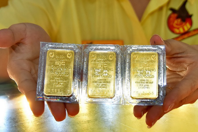 Tại Bảo Tín Minh Châu, giá vàng SJC không đổi ở chiều mùa vào.
