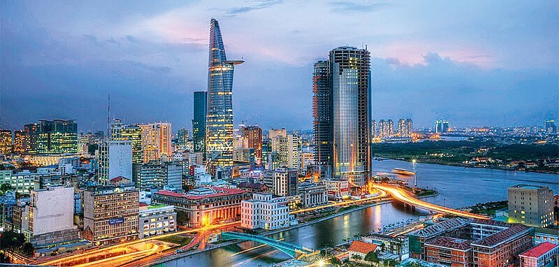 TP. Hồ Chí Minh là đầu tàu trong phát triển kinh tế - xã hội, nhưng đang phải đối diện với nhiều khó khăn, thách thức.