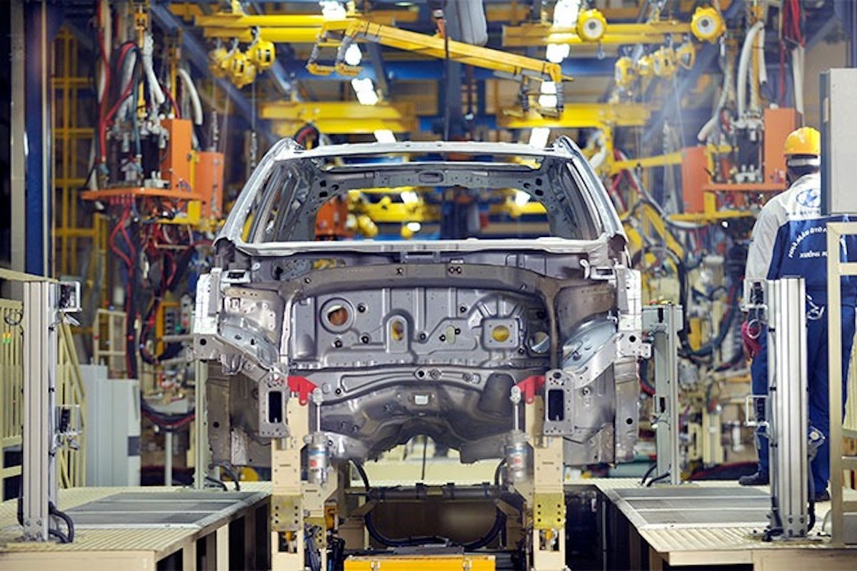 Bộ Tài chính đề xuất tiếp tục gia hạn thuế tiêu thụ đặc biệt với ô tô sản xuất, lắp ráp trong nước năm 2023.
