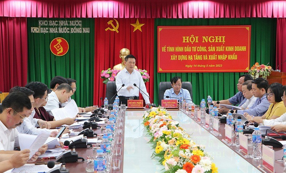 Bộ trưởng Hồ Đức Phớc chủ trì buổi làm việc trực tuyến với các tỉnh: Đồng Nai, Bình Dương, Gia Lai, Phú Yên và Bình Định tại trụ sở Kho bạc Nhà nước tỉnh Đồng Nai.