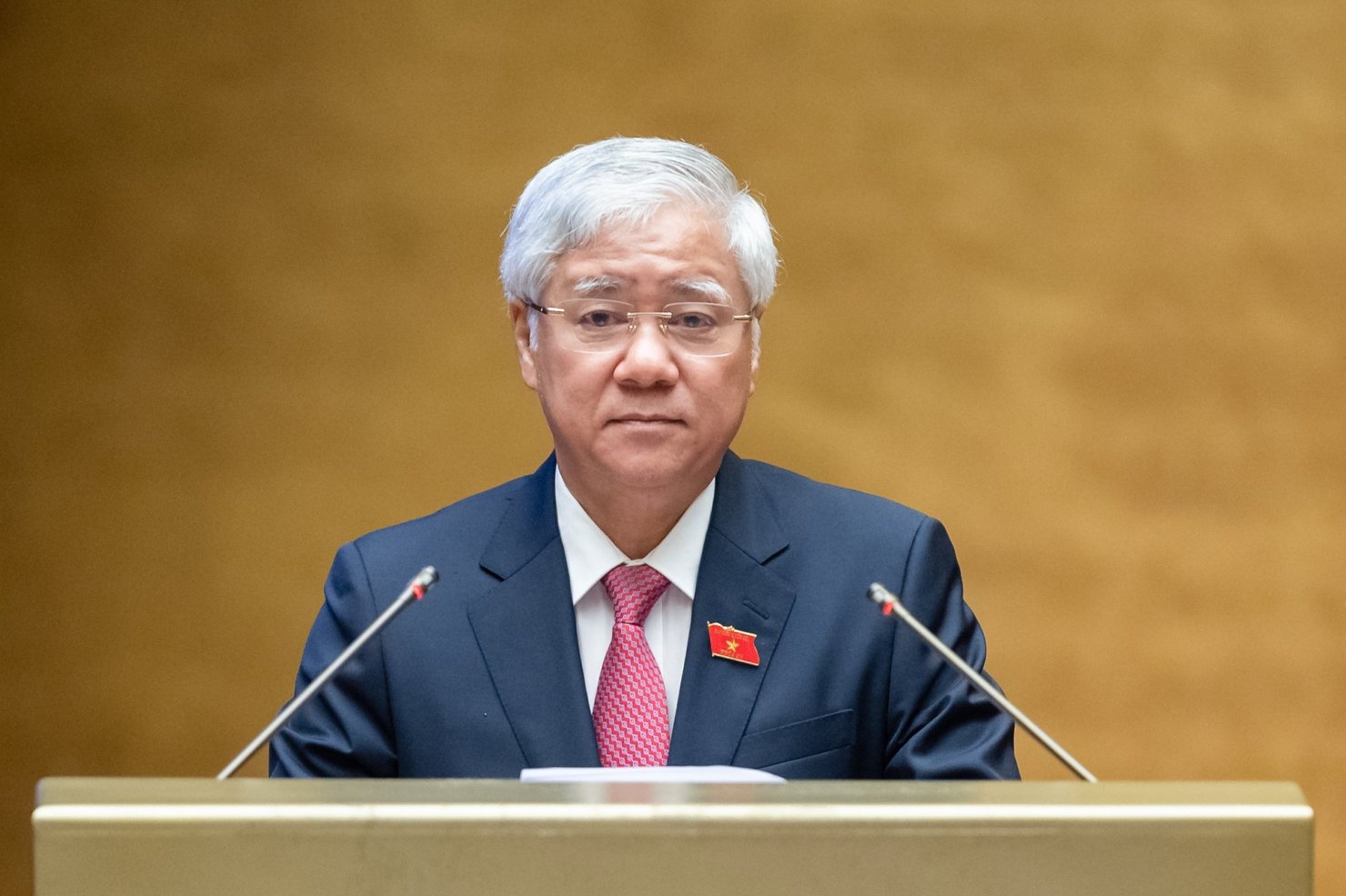 Chủ tịch Ủy ban Trung ương Mặt trận Tổ quốc Việt Nam Đỗ Văn Chiến trình bày Báo cáo tổng hợp ý kiến, kiến nghị của cử tri và Nhân dân gửi đến kỳ họp thứ 5, Quốc hội khóa XV.