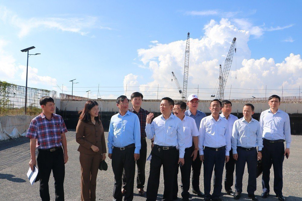 Bộ trưởng Hồ Đức Phớc kiểm tra các dự án đầu tư công tại tỉnh Đồng Nai.