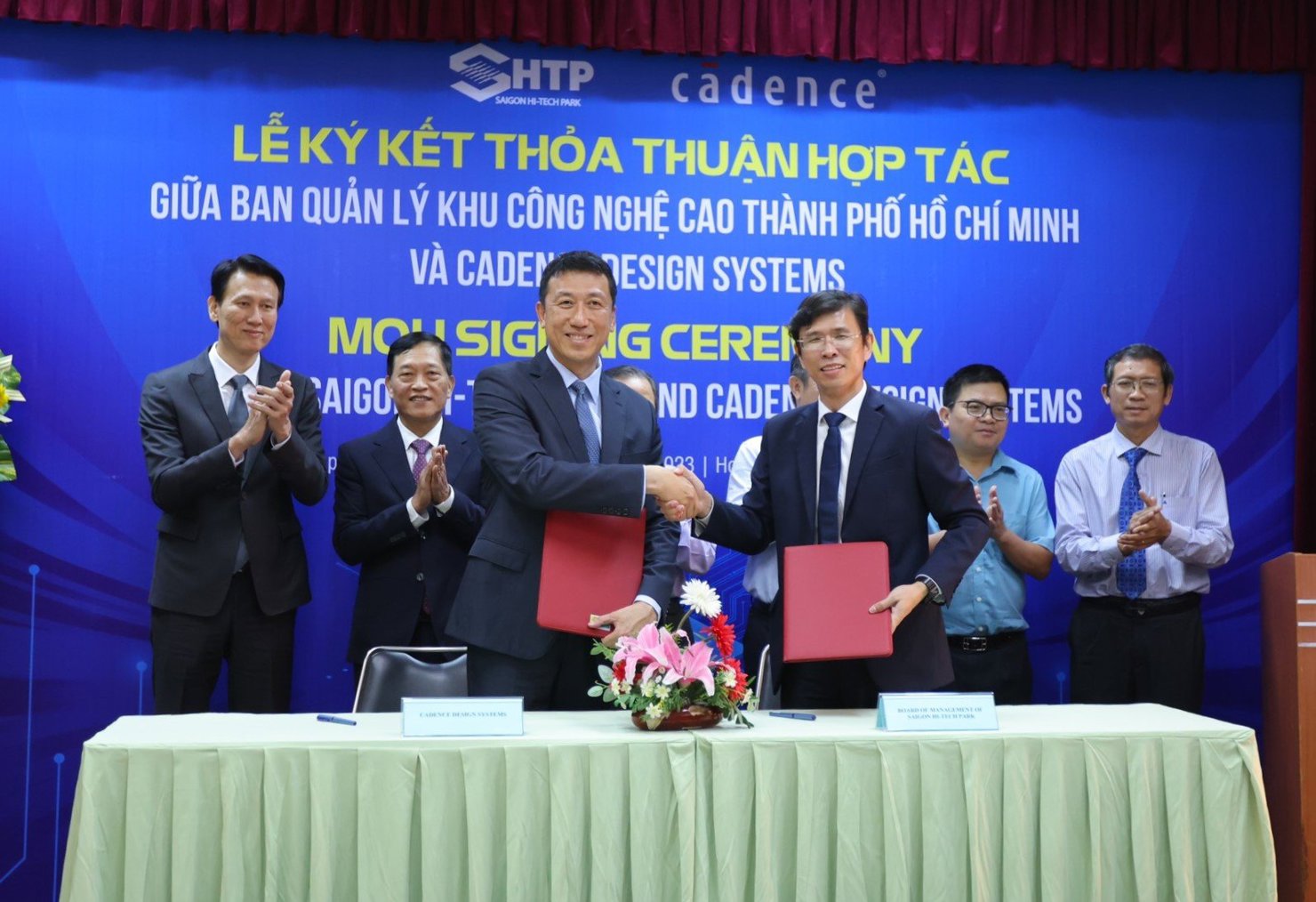 Lễ ký kết giữa Công ty Cadence và Khu Công nghệ cao TP. Hồ Chí Minh (SHTP). Ảnh: Thành ủy TP. Hồ Chí Minh.