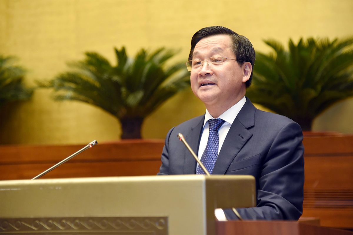 Phó Thủ tướng Chính phủ Lê Minh Khái báo cáo trước chất vấn. Ảnh: Phạm Thắng