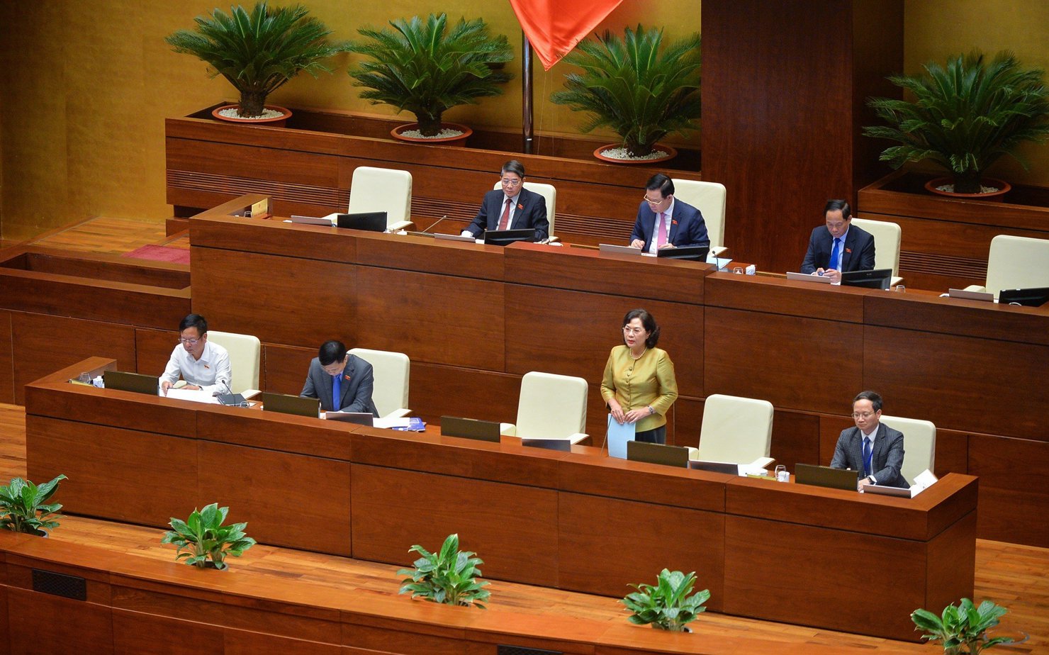 Thống đốc Nguyễn Thị Hồng phát biểu tiếp thu, giải trình một số vấn đề các đại biểu Quốc hội nêu tại phiên họp chiều 10/6/2023.