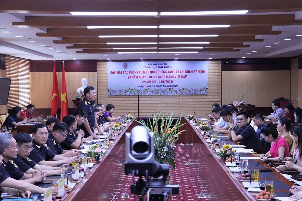Phó Tổng cục trưởng Tổng cục Hải quan Nguyễn Văn Thọ phát biểu tại buổi gặp mặt các phóng viên cơ quan thông tấn báo chí