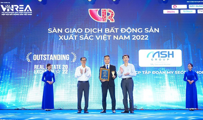 MSH Group vinh dự nhận giải thưởng Sàn giao dịch bất động sản xuất sắc Việt Nam 2022.