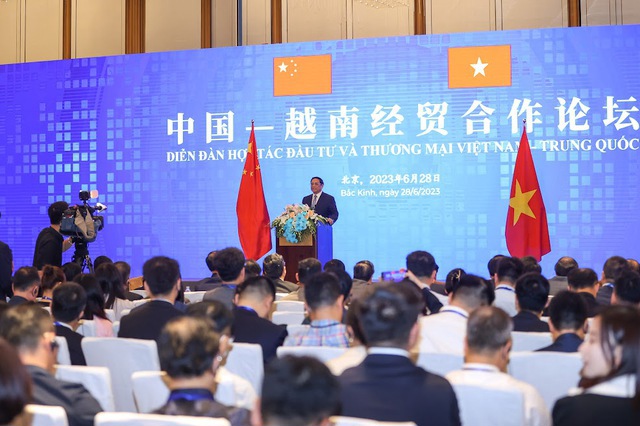 Việt Nam kêu gọi các doanh nghiệp, nhà đầu tư Trung Quốc tham gia đầu tư phát triển các công trình kết cấu hạ tầng chiến lược, như đường sắt, đường bộ cao tốc.