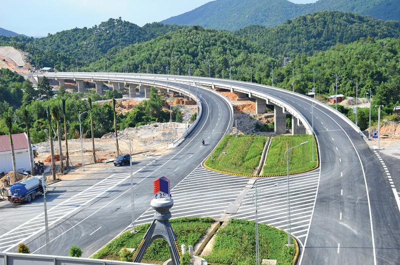 Dự án Hầm đường bộ Đèo Cả được đầu tư hoàn thành đã góp phần khơi thông hạ tầng giao thông, tăng liên kết vùng giữa khu vực miền Trung - Tây Nguyên, Lào, Thái Lan và Campuchia.