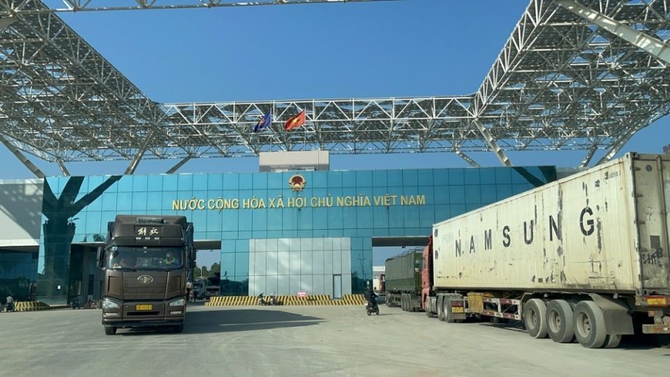 Hoạt động xuất nhập khẩu qua cửa khẩu Móng Cái, Quản Ninh