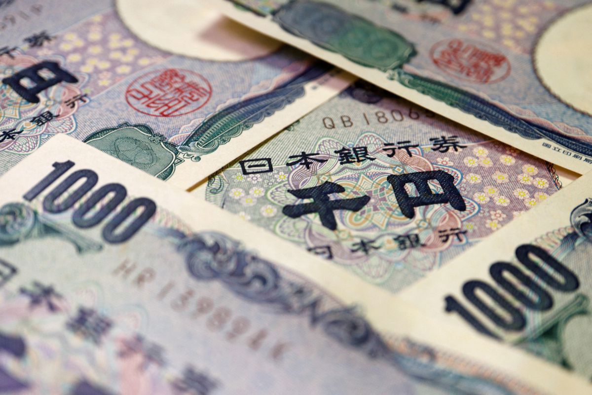 Ngân hàng trung ương Nhật Bản cho biết sẽ tiếp tục cho phép lãi suất giao dịch trong khoảng từ -0,5% đến 0,5%.