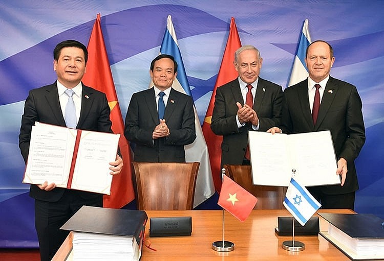Hiệp định VIFTA được ký kết trước sự chứng kiến của Thủ tướng Israel Benjamin Netanyahu và Phó Thủ tướng Chính phủ Việt Nam Trần Lưu Quang.