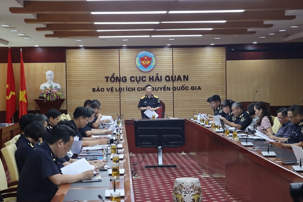 Phó Tổng cục trưởng Tổng cục Hải quan Lưu Mạnh Tưởng phát biểu chỉ đạo phiên họp.
