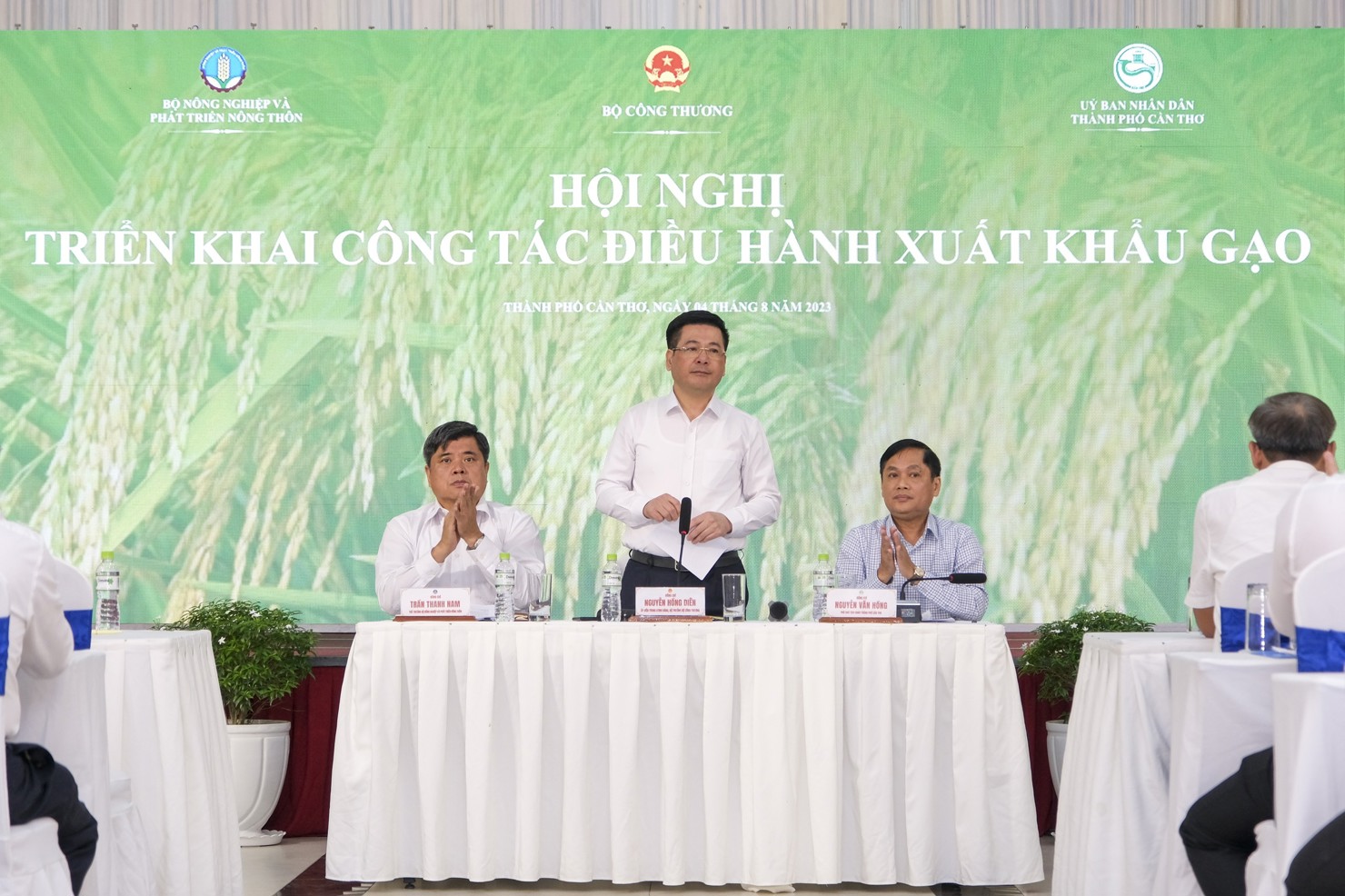 Bộ trưởng Bộ Công Thương Nguyễn Hồng Diên tại hội nghị sáng ngày 4/8/2023.