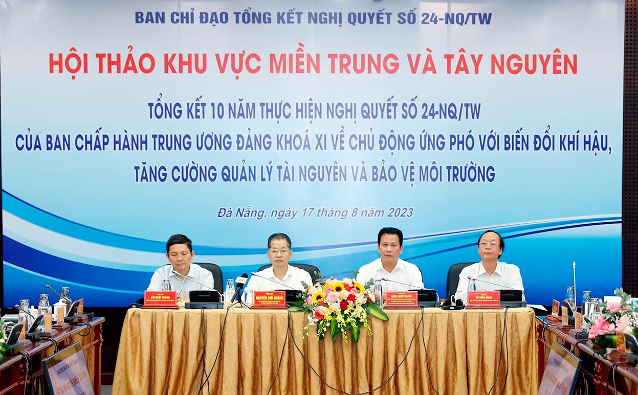 Bộ trưởng Bộ Tài nguyên và Môi trường Đặng Quốc Khánh chủ trì Hội thảo tham vấn khu vực miền Trung và Tây Nguyên về Báo cáo tổng kết 10 năm thực hiện Nghị quyết số 24-NQ/TW.