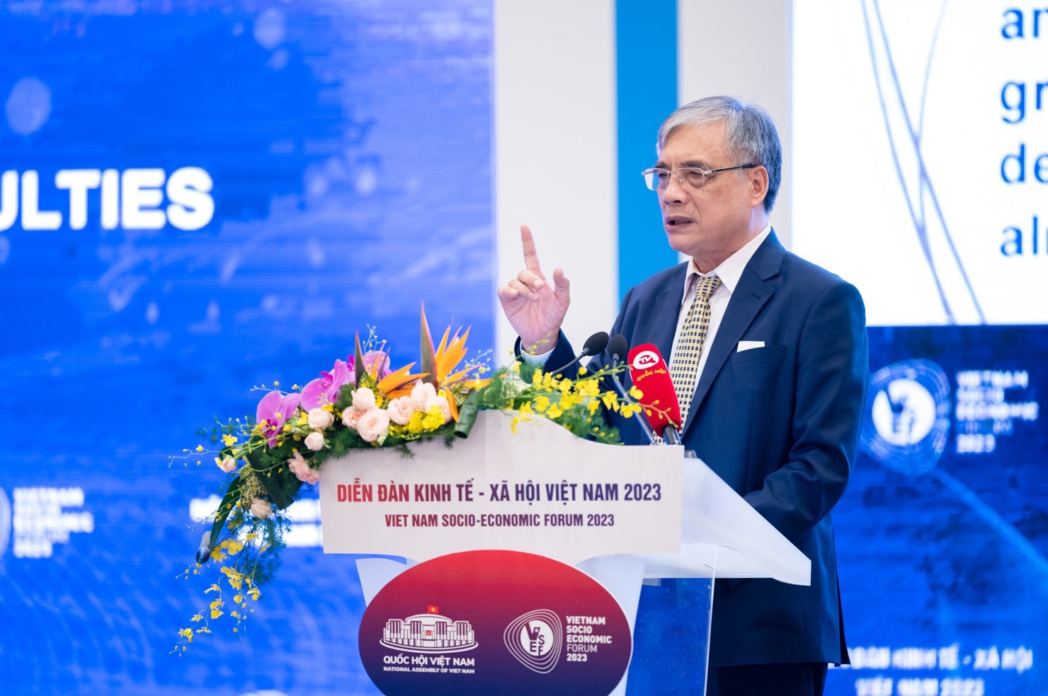 PGS. TS. Trần Đình Thiên - Nguyên Viện trưởng Viện Kinh tế Việt Nam phát biểu tại Diễn đàn Kinh tế - Xã hội năm 2023.