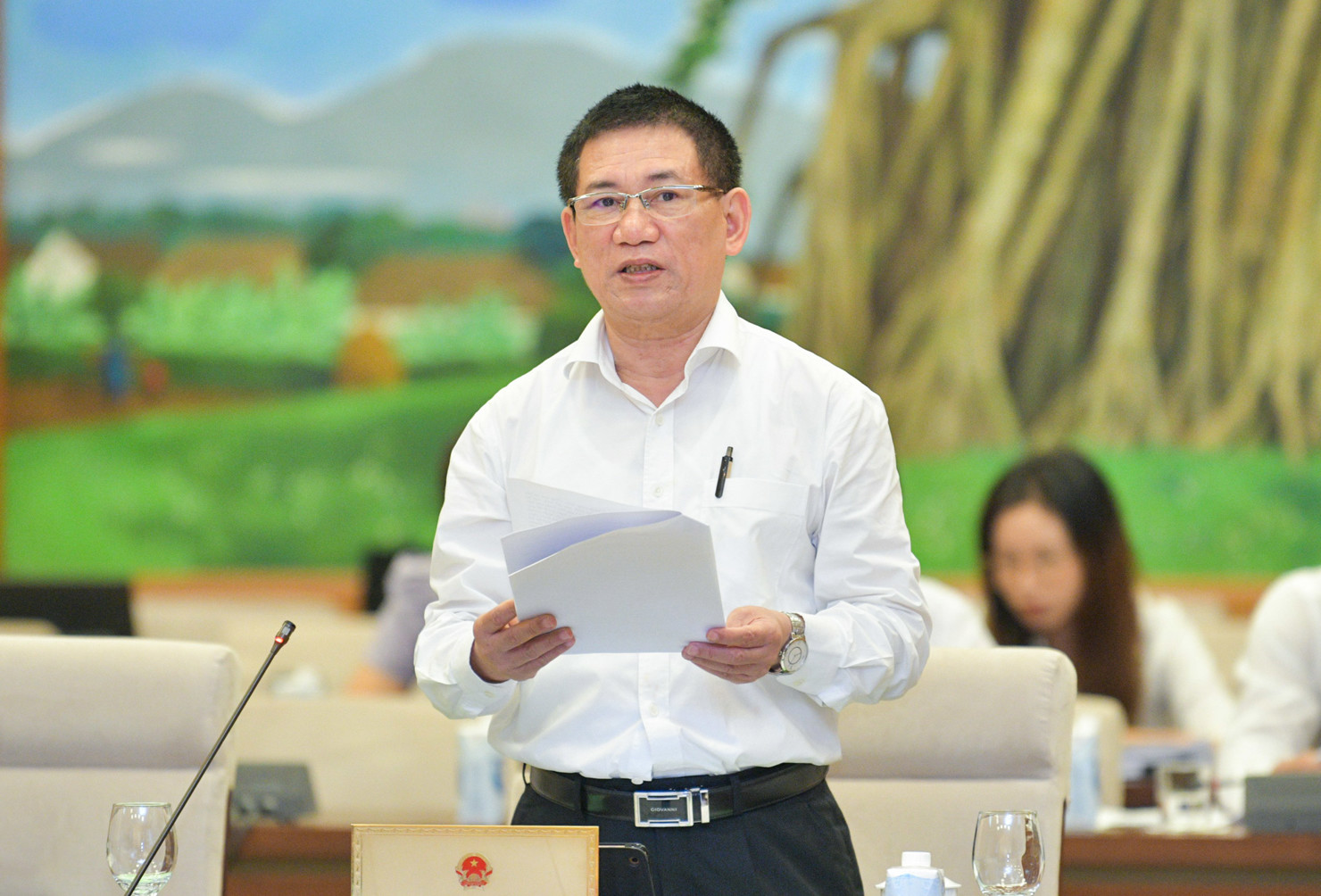 Bộ trưởng Bộ Tài chính Hồ Đức Phớc phát biểu tại Phiên họp.