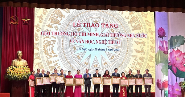 Lễ trao tặng Giải thưởng Nhà nước, Giải thưởng Hồ Chí Minh được tổ chức ngày 19/5/2023.