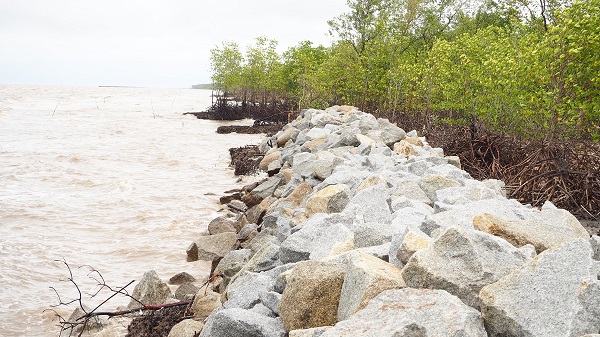 Thủ tướng Chính phủ quyết định bổ sung 4.000 tỷ đồng cho các tỉnh vùng Đồng bằng sông Cửu Long phòng, chống sạt lở bờ sông, bờ biển.