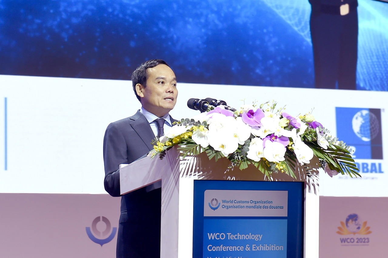 Phó Thủ tướng Chính phủ Việt Nam Trần Lưu Quang dự và phát biểu khai mạc Hội nghị.