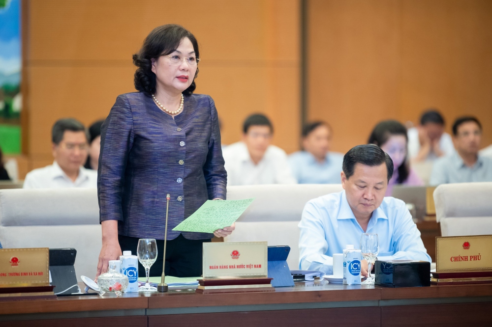 Thống đốc Ngân hàng Nhà nước Nguyễn Thị Hồng phát biểu tại Phiên họp thứ 27.