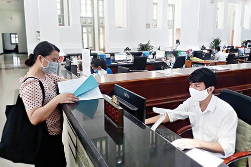 KBNN TP. Hồ Chí Minh duy trì kết quả tiếp nhận và giải quyết TTHC qua Dịch vụ công trực tuyến KBNN đạt tỷ lệ 100% .