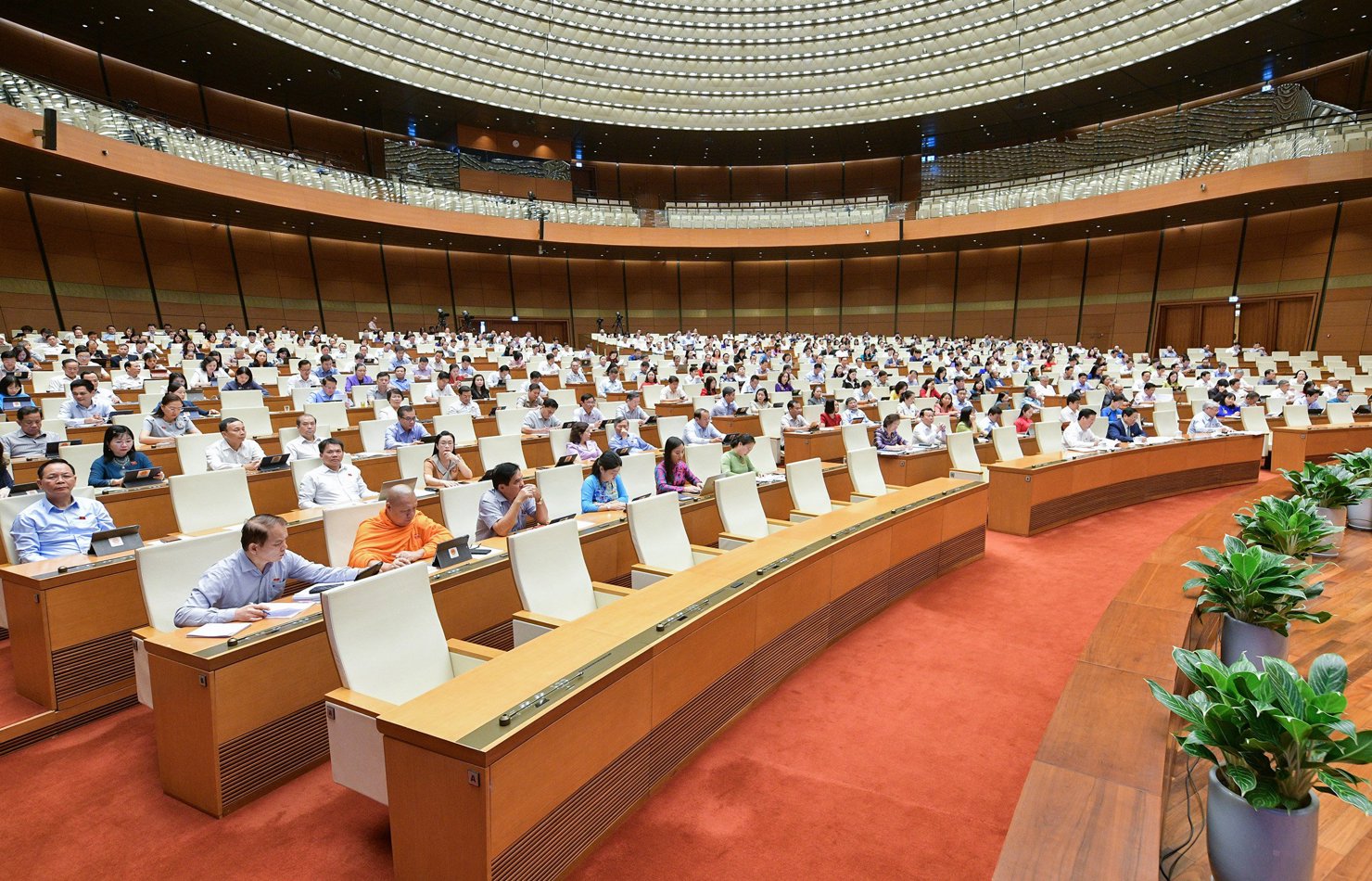 Các đại biểu dự phiên họp chiều 31/10.