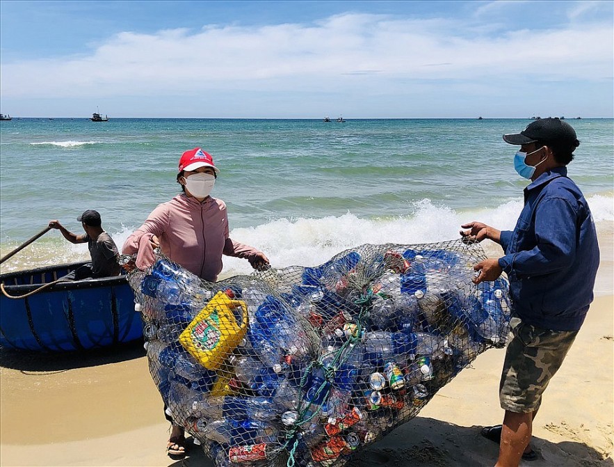 Xử lý rác thải nhựa ở biển là thách thức đối với nhiều nước, trong đó có Việt Nam