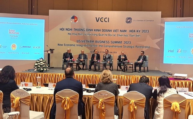 Các đại biểu trao đổi tại Hội nghị Thượng đỉnh Kinh doanh Việt Nam-Hoa Kỳ lần thứ 6 - Ảnh: VGP/HT