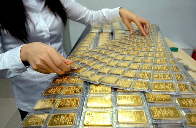 Công ty Vàng bạc đá quý Sài Gòn (SJC) niêm yết giá mua bán vàng miếng SJC tại Hà Nội ở mức 69,7 - 70,42 triệu đồng/lượng.