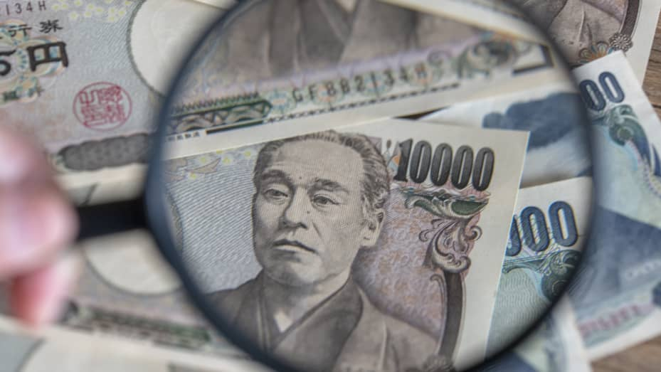 Đồng yen Nhật đang giảm xuống mức thấp kỷ lục.