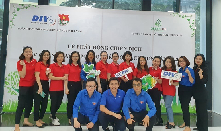 Đoàn Thanh niên Chi nhánh Chi nhánh Bảo hiểm Tiền gửi Việt Nam tại TP. Hà Nội tham gia chiến dịch bảo vệ môi trường.