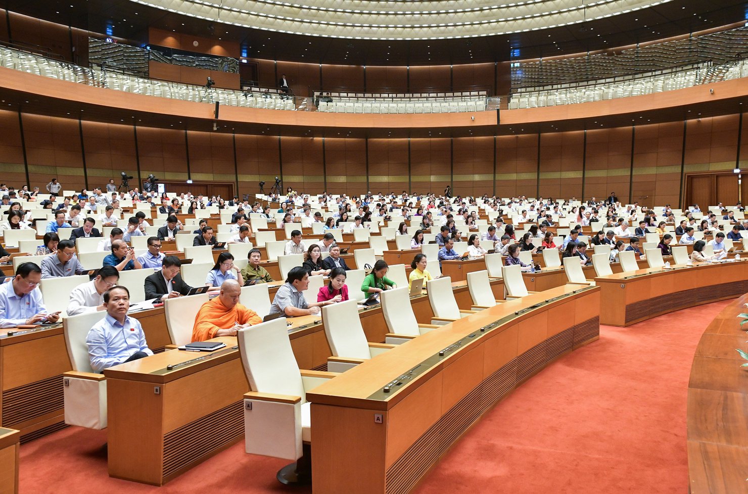 Quốc hội vừa biểu quyết thông qua Nghị quyết thí điểm một số cơ chế, chính sách đặc thù về đầu tư xây dựng công trình giao thông đường bộ. 