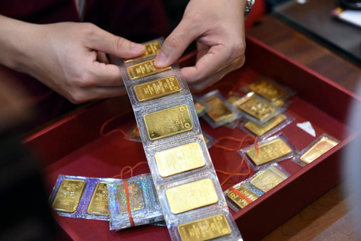 Giá vàng miếng tăng cao, chạm mốc 72,5 triệu đồng/lượng.