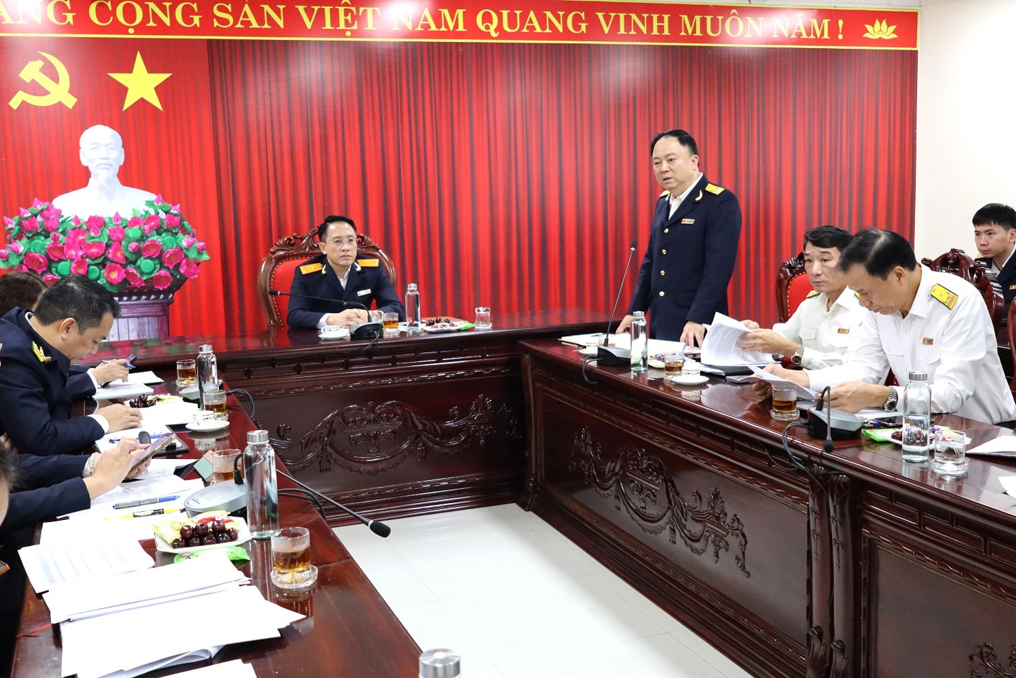 Phó Tổng cục trưởng Tổng cục Thuế Mai Sơn làm việc với Cục Thuế Ninh Bình.