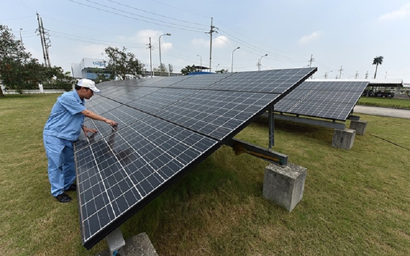 Sử dụng pin mặt trời giúp tiết kiệm năng lượng, bảo vệ môi trường tại Khu công nghiệp VSIP Bắc Ninh.