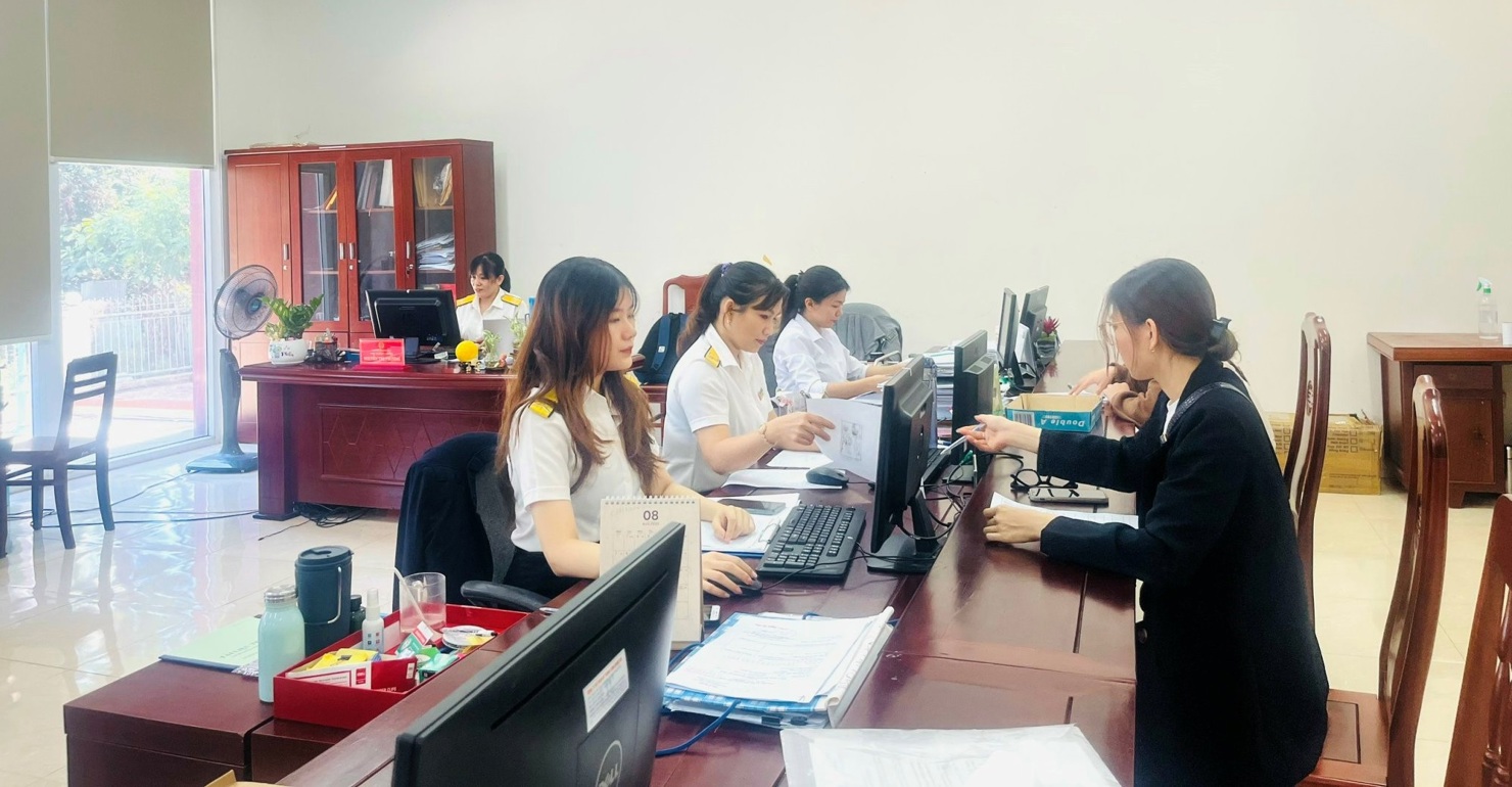 Lãnh đạo Tổng cục Thuế yêu cầu cơ quan thuế các cấp tăng cường trao đổi, tuyên truyền đến Hiệp hội doanh nghiệp, người nộp thuế chính sách pháp luật hoàn thuế giá trị gia tăng.