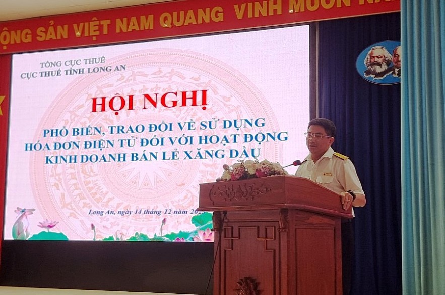 Cục trưởng Cục thuế tỉnh Long An - Nguyễn Văn Thủy chủ trì hội nghị. Ảnh: Doãn Thiệu