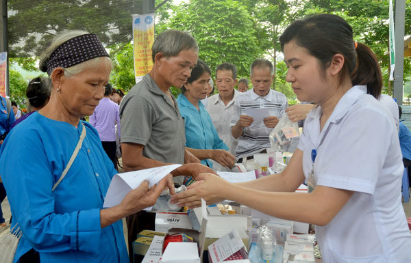 Đẩy mạnh cải cách thủ tục hành chính, tinh gọn bộ máy, tạo dựng và củng cố niềm tin của người dân đối với hệ thống chính sách BHXH.