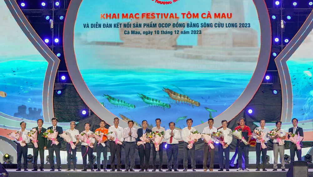 Lễ khai mạc Festival Tôm Cà Mau và và Diễn đàn kết nối sản phẩm OCOP ĐBSCL năm 2023. Nguồn: Agribank.