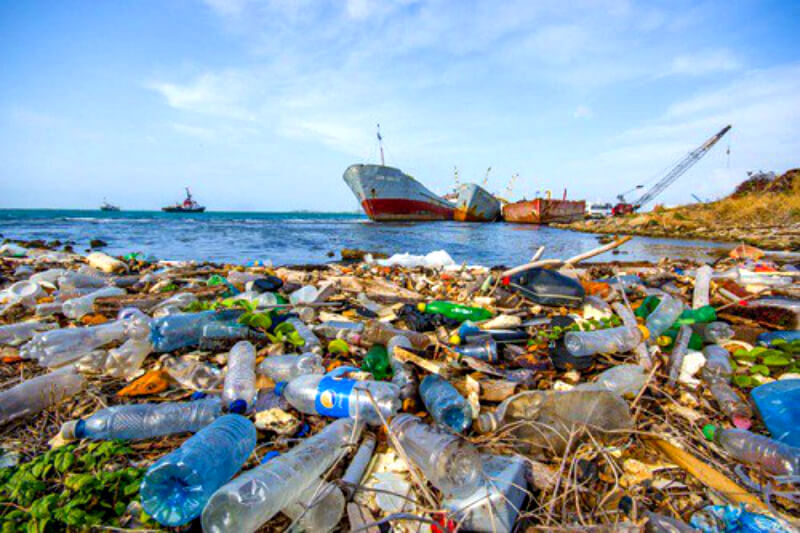 Rác thải nhựa là một trong những đe dọa lớn nhất của đại dương thế giới, đã và đang phá hoại các hoạt động kinh tế, xã hội tại các vùng biển.